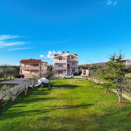 Beachfront Apartments Jermen Sukošan エクステリア 写真