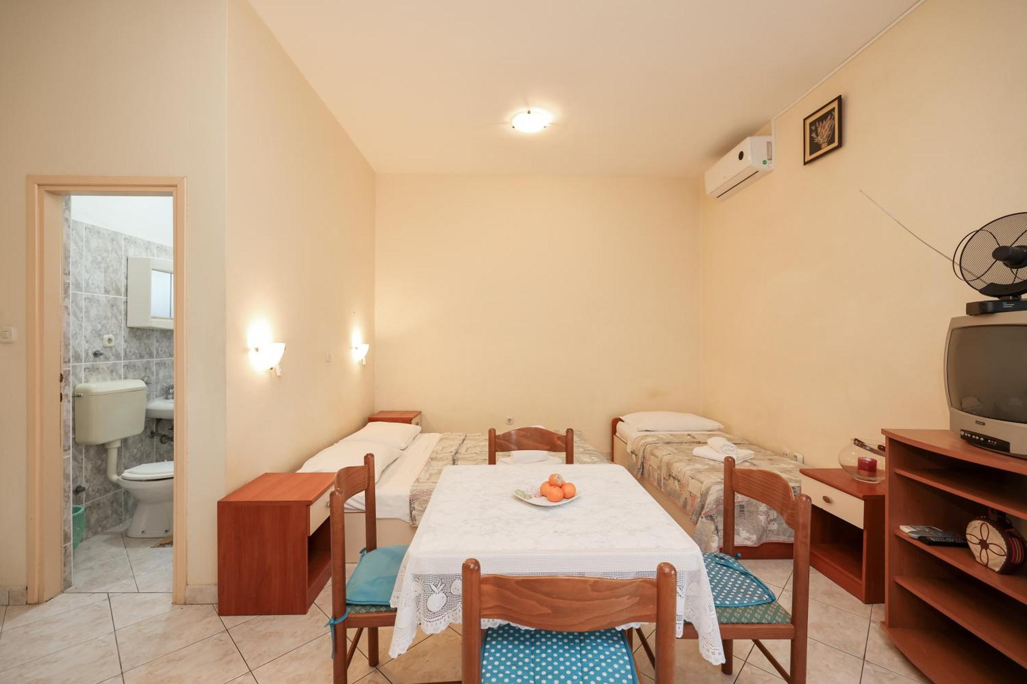 Beachfront Apartments Jermen Sukošan エクステリア 写真