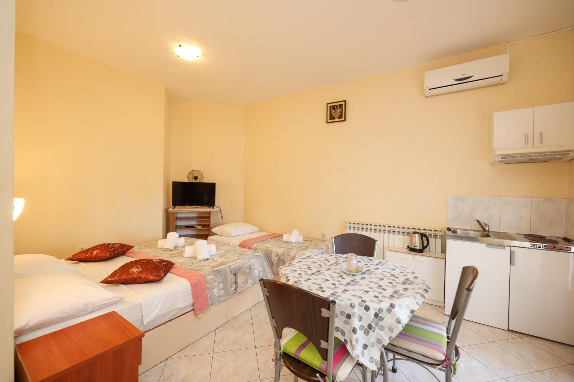 Beachfront Apartments Jermen Sukošan エクステリア 写真